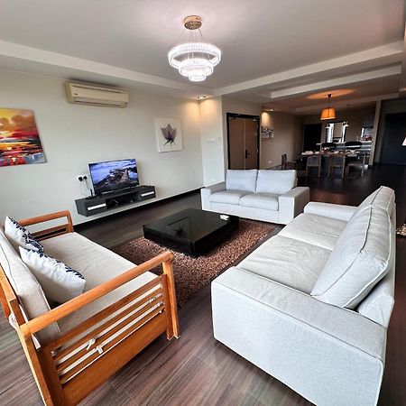 Aa Residen Luxury Condo Homestay 18Mins Walk Tanjung Aru Beach & Golf Course, Not Beach Side Resort Kota Kinabalu Exteriör bild