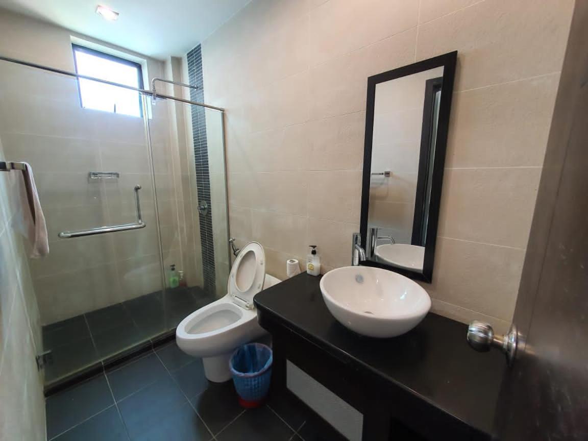 Aa Residen Luxury Condo Homestay 18Mins Walk Tanjung Aru Beach & Golf Course, Not Beach Side Resort Kota Kinabalu Exteriör bild