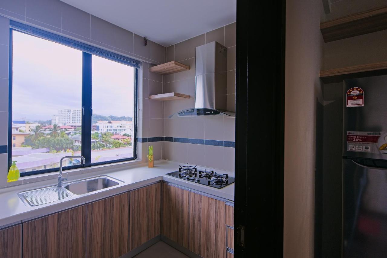 Aa Residen Luxury Condo Homestay 18Mins Walk Tanjung Aru Beach & Golf Course, Not Beach Side Resort Kota Kinabalu Exteriör bild