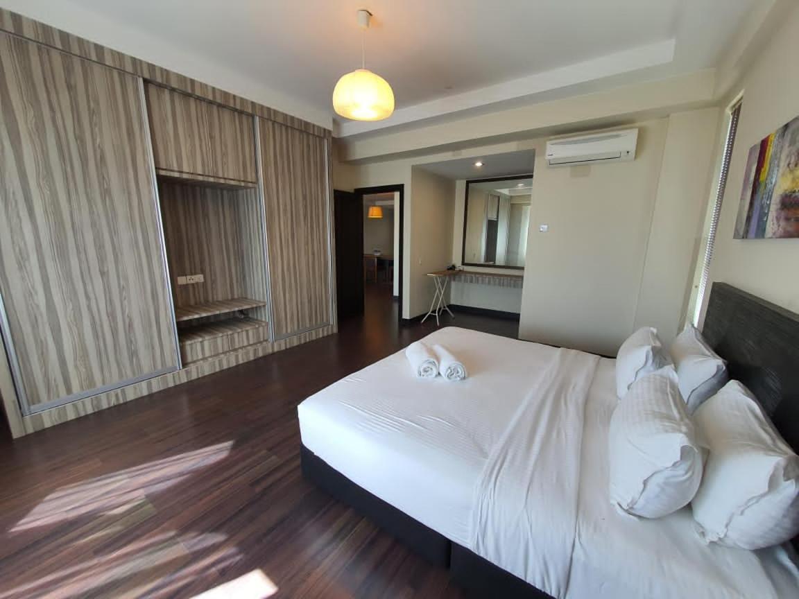 Aa Residen Luxury Condo Homestay 18Mins Walk Tanjung Aru Beach & Golf Course, Not Beach Side Resort Kota Kinabalu Exteriör bild