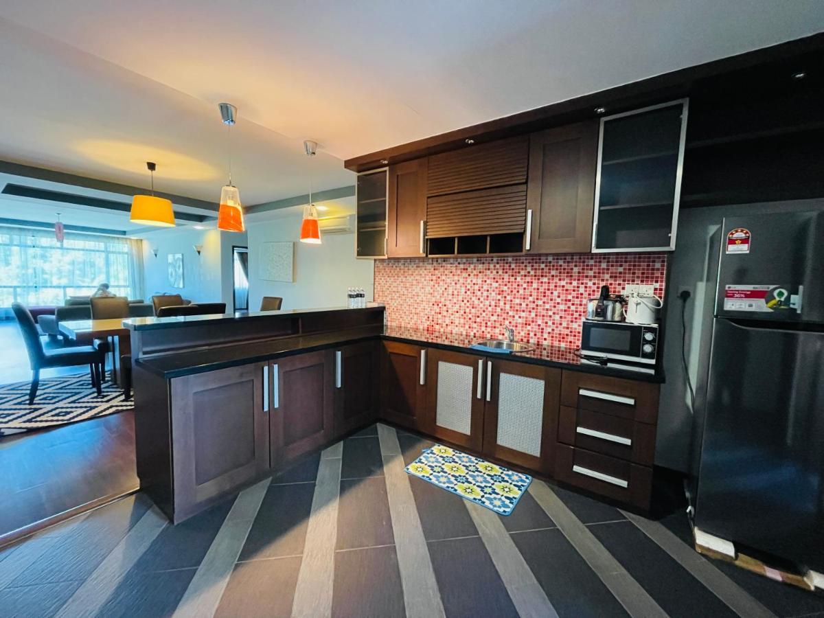 Aa Residen Luxury Condo Homestay 18Mins Walk Tanjung Aru Beach & Golf Course, Not Beach Side Resort Kota Kinabalu Exteriör bild