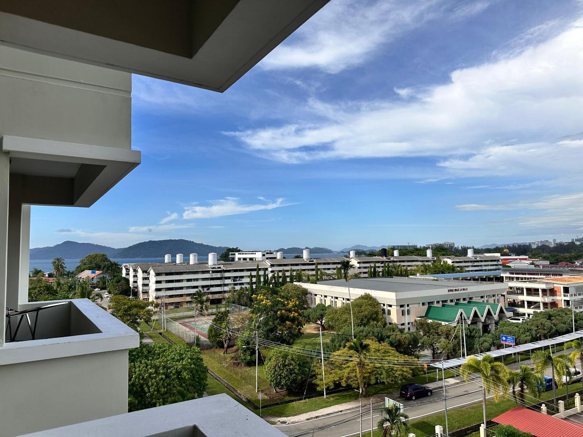 Aa Residen Luxury Condo Homestay 18Mins Walk Tanjung Aru Beach & Golf Course, Not Beach Side Resort Kota Kinabalu Exteriör bild